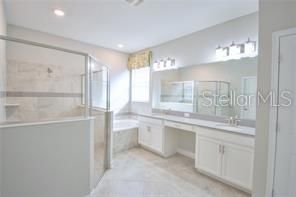 En Venta: $820,000 (4 camas, 2 baños, 2385 Pies cuadrados)
