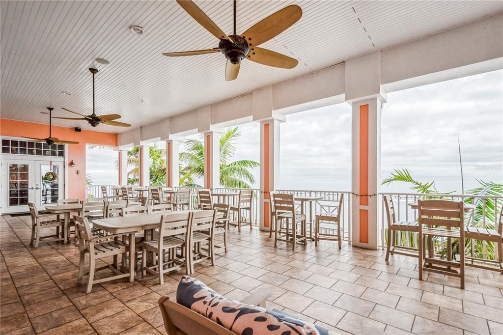 For Sale: $199,000 (1 beds, 1 baths, 646 Square Feet)