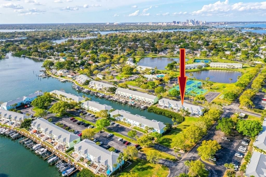 For Sale: $199,000 (1 beds, 1 baths, 646 Square Feet)