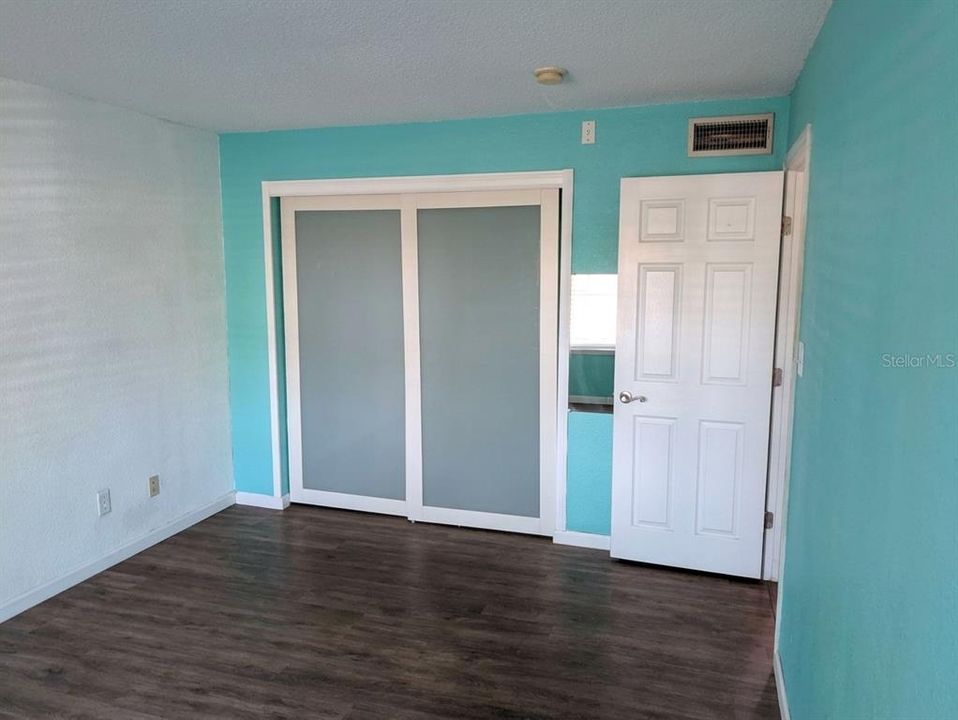 For Sale: $199,000 (1 beds, 1 baths, 646 Square Feet)