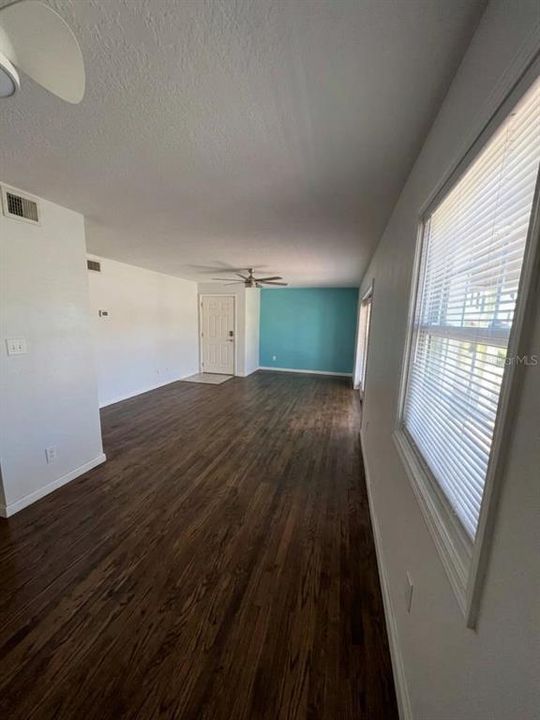 For Sale: $199,000 (1 beds, 1 baths, 646 Square Feet)