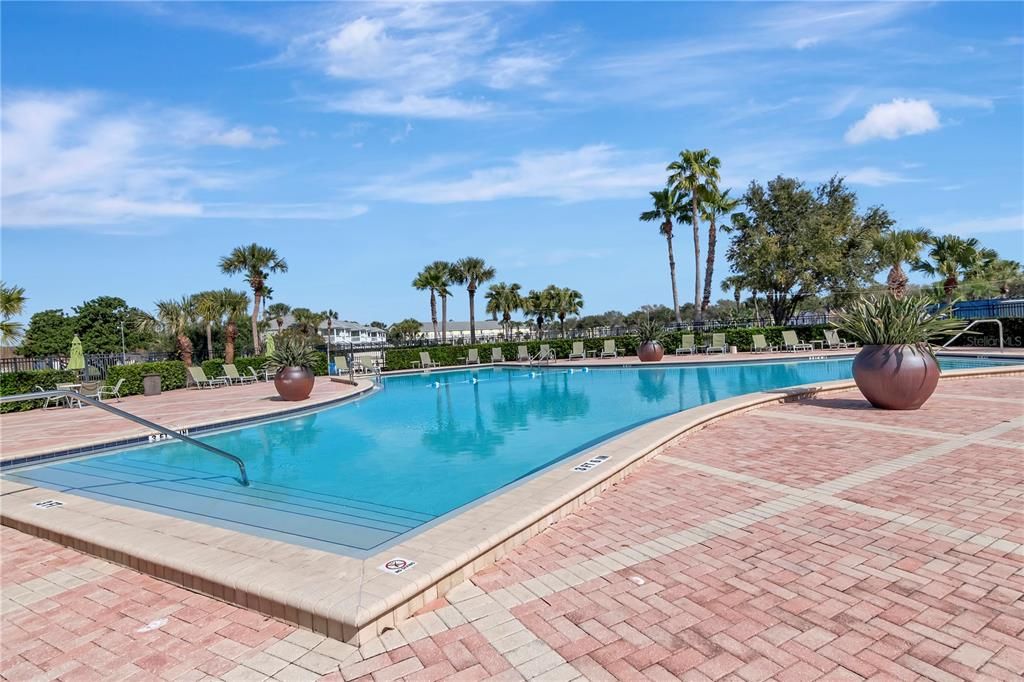 For Sale: $199,000 (1 beds, 1 baths, 646 Square Feet)