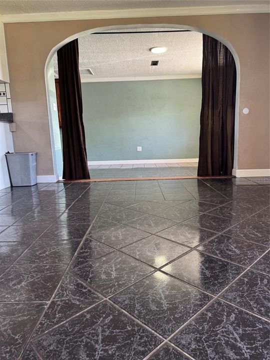 For Rent: $1,950 (3 beds, 1 baths, 1150 Square Feet)