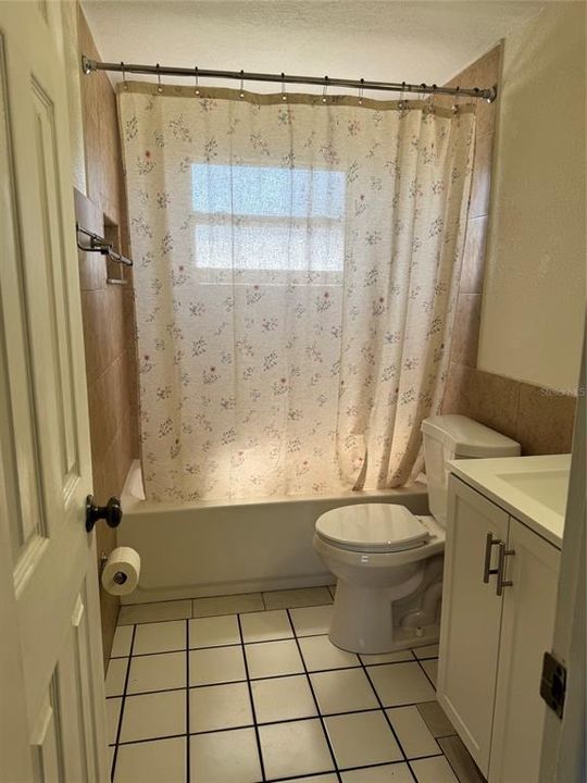 For Rent: $1,950 (3 beds, 1 baths, 1150 Square Feet)