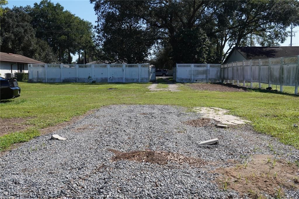 合同活跃: $59,000 (0.33 acres)