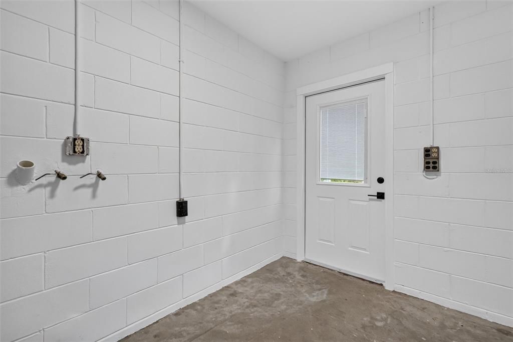 For Sale: $439,000 (3 beds, 2 baths, 1808 Square Feet)