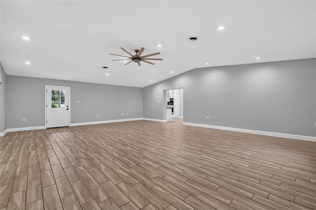 For Sale: $439,000 (3 beds, 2 baths, 1808 Square Feet)