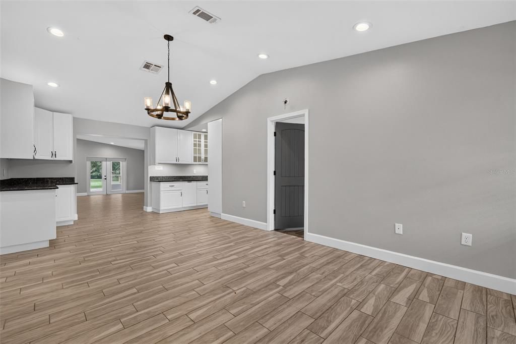 For Sale: $439,000 (3 beds, 2 baths, 1808 Square Feet)
