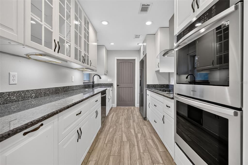 For Sale: $439,000 (3 beds, 2 baths, 1808 Square Feet)