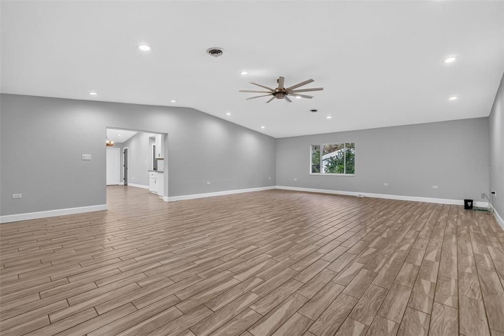 For Sale: $439,000 (3 beds, 2 baths, 1808 Square Feet)