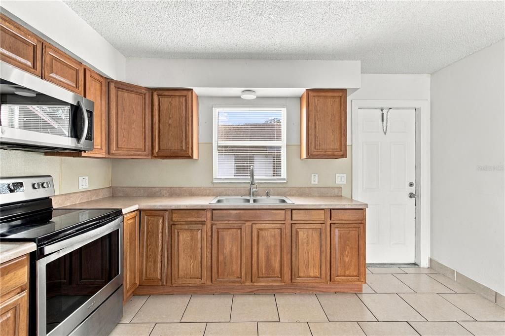 For Sale: $289,900 (4 beds, 0 baths, 1820 Square Feet)