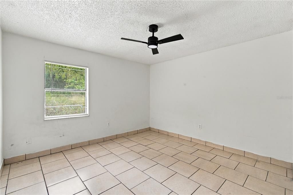 For Sale: $289,900 (4 beds, 0 baths, 1820 Square Feet)