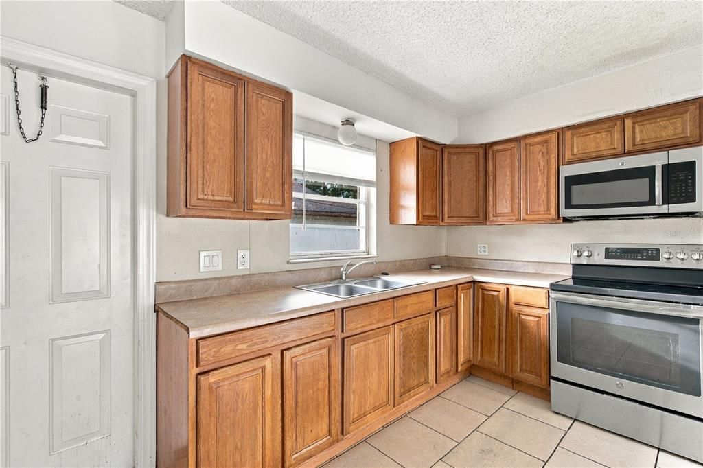 For Sale: $289,900 (4 beds, 0 baths, 1820 Square Feet)