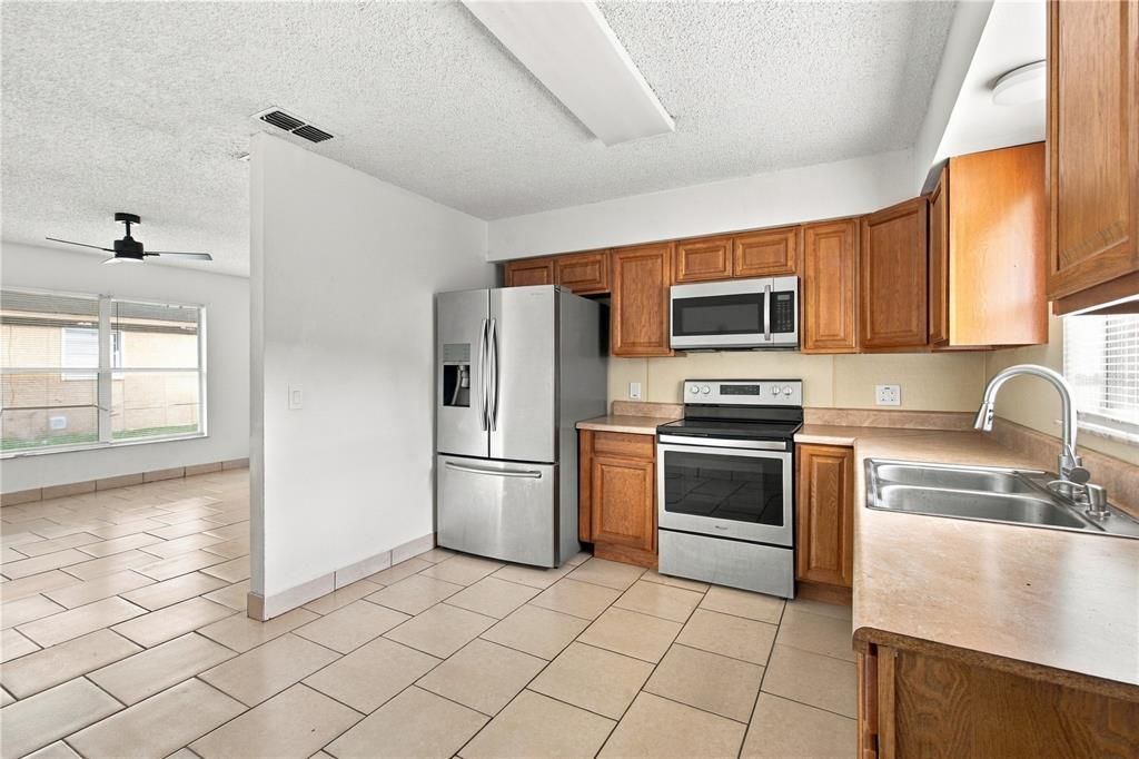 For Sale: $289,900 (4 beds, 0 baths, 1820 Square Feet)
