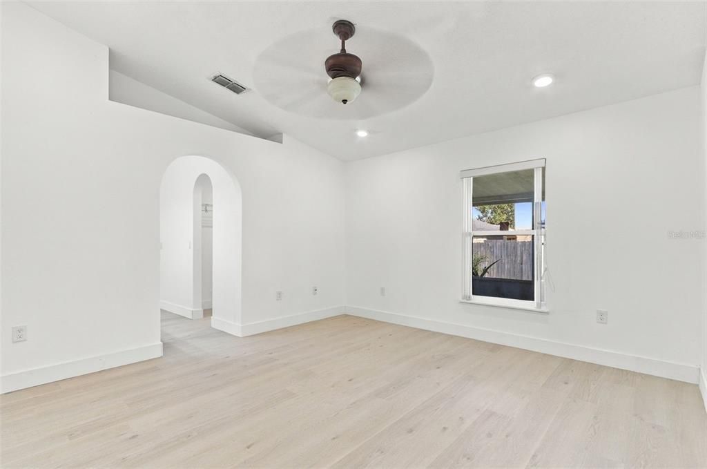 На продажу: $345,000 (3 спален, 2 ванн, 1634 Квадратных фут)
