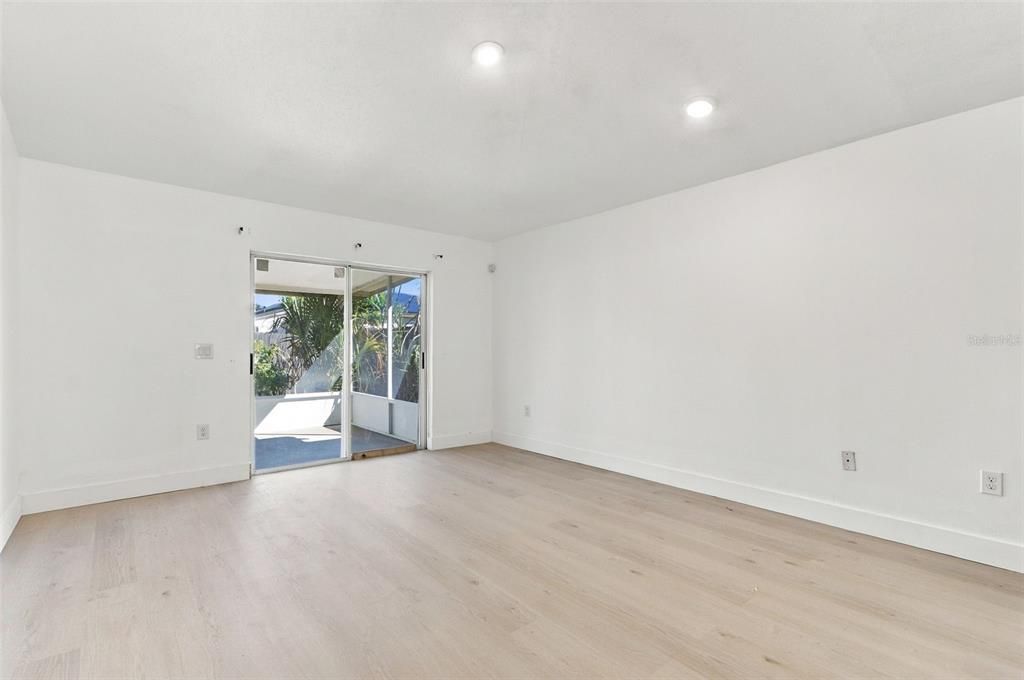 На продажу: $345,000 (3 спален, 2 ванн, 1634 Квадратных фут)