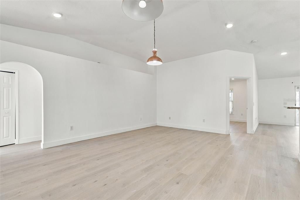 На продажу: $345,000 (3 спален, 2 ванн, 1634 Квадратных фут)