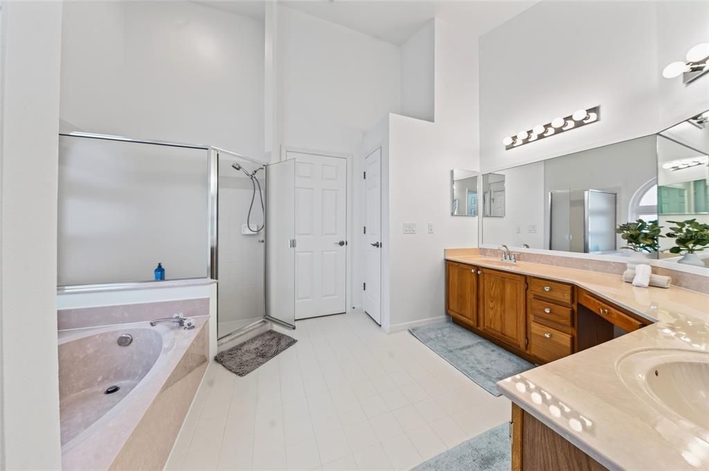 En Venta: $550,000 (4 camas, 2 baños, 2442 Pies cuadrados)