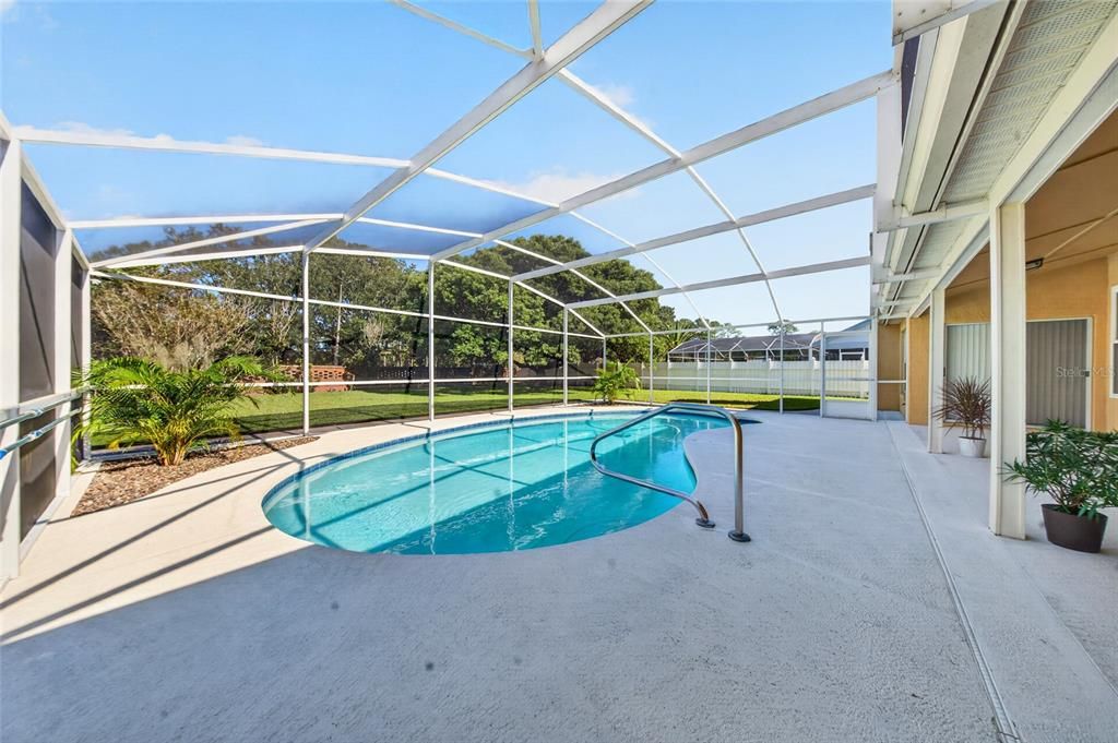 En Venta: $550,000 (4 camas, 2 baños, 2442 Pies cuadrados)