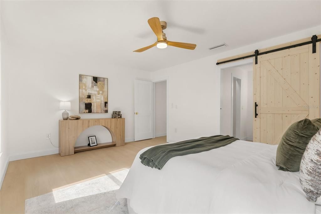 En Venta: $550,000 (4 camas, 2 baños, 2300 Pies cuadrados)