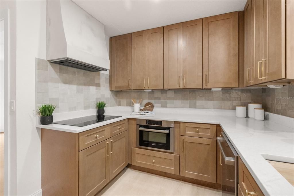 En Venta: $550,000 (4 camas, 2 baños, 2300 Pies cuadrados)