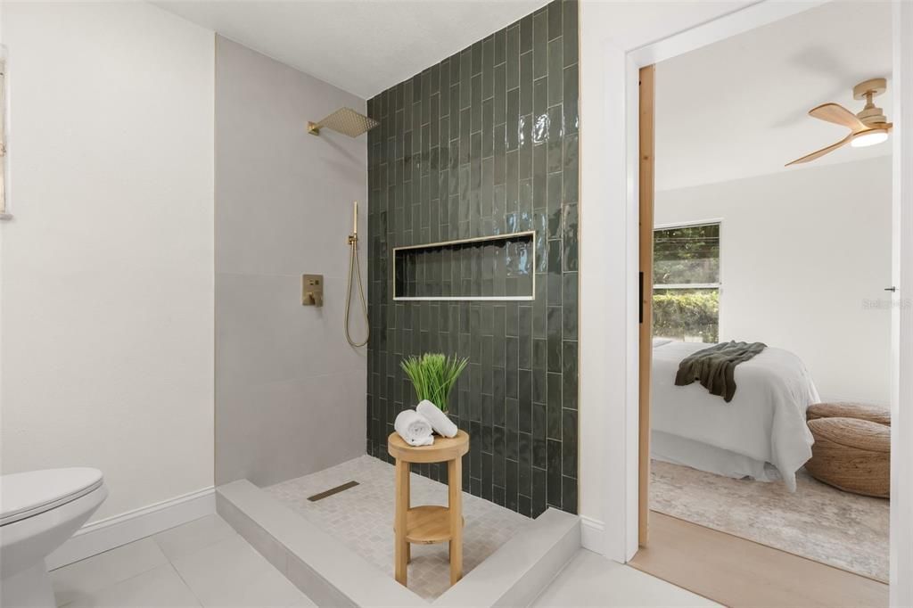 En Venta: $550,000 (4 camas, 2 baños, 2300 Pies cuadrados)