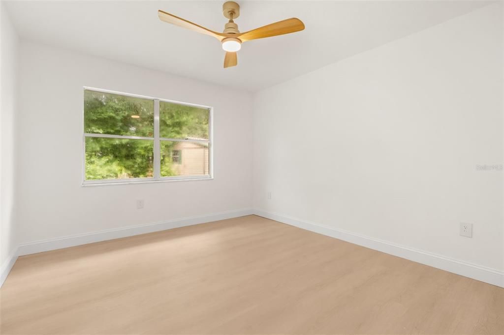En Venta: $550,000 (4 camas, 2 baños, 2300 Pies cuadrados)