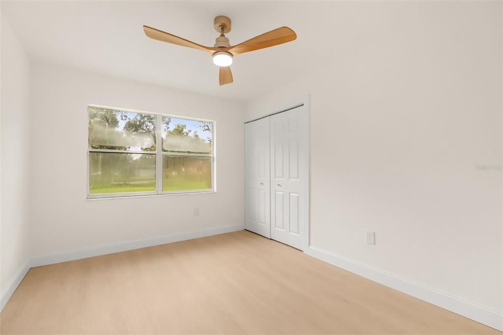 En Venta: $550,000 (4 camas, 2 baños, 2300 Pies cuadrados)