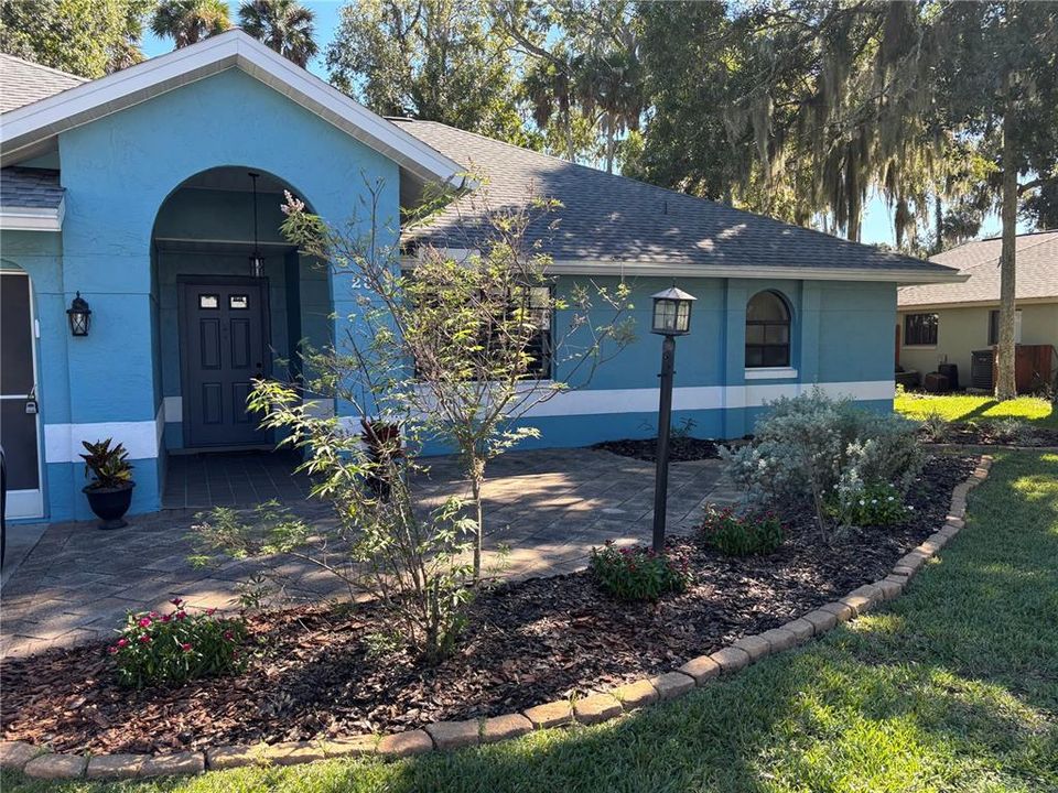 На продажу: $429,900 (4 спален, 3 ванн, 2400 Квадратных фут)