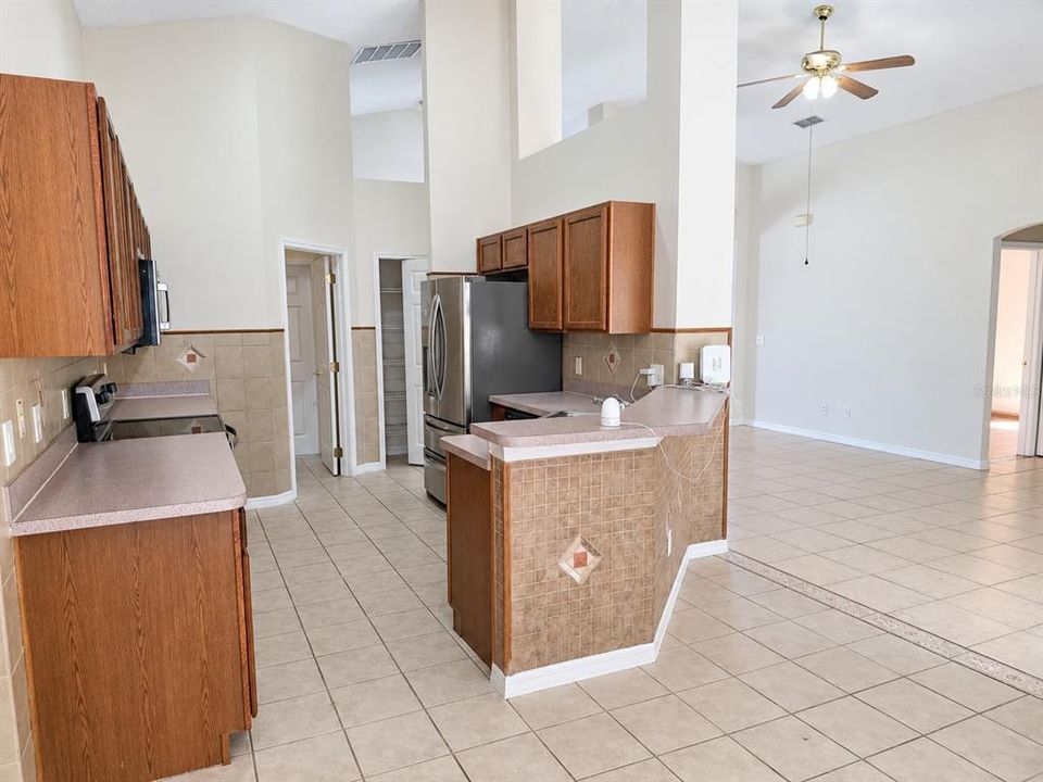 En Venta: $359,900 (3 camas, 2 baños, 1745 Pies cuadrados)