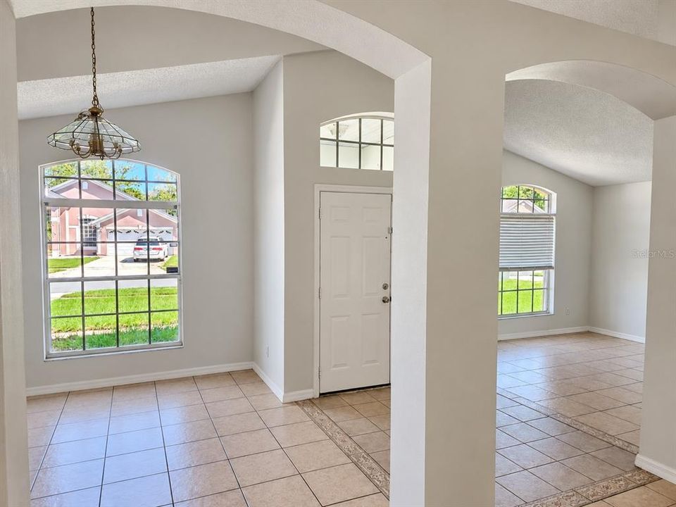 En Venta: $359,900 (3 camas, 2 baños, 1745 Pies cuadrados)