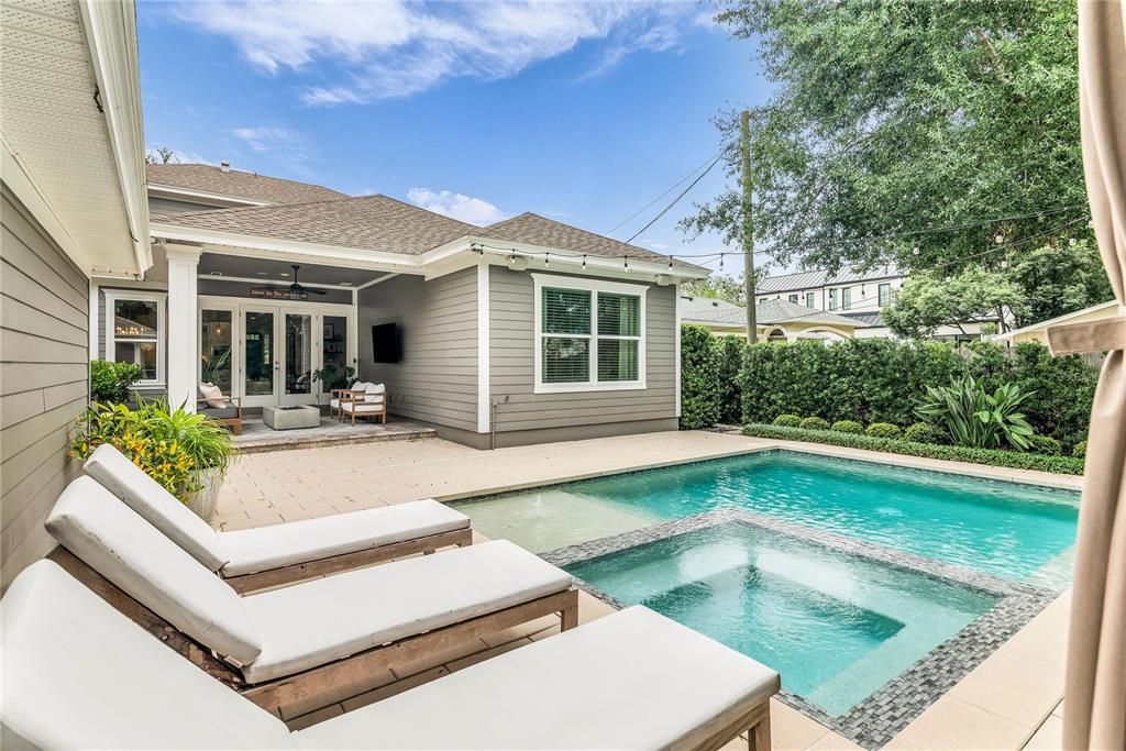 En Venta: $1,295,000 (5 camas, 4 baños, 2839 Pies cuadrados)