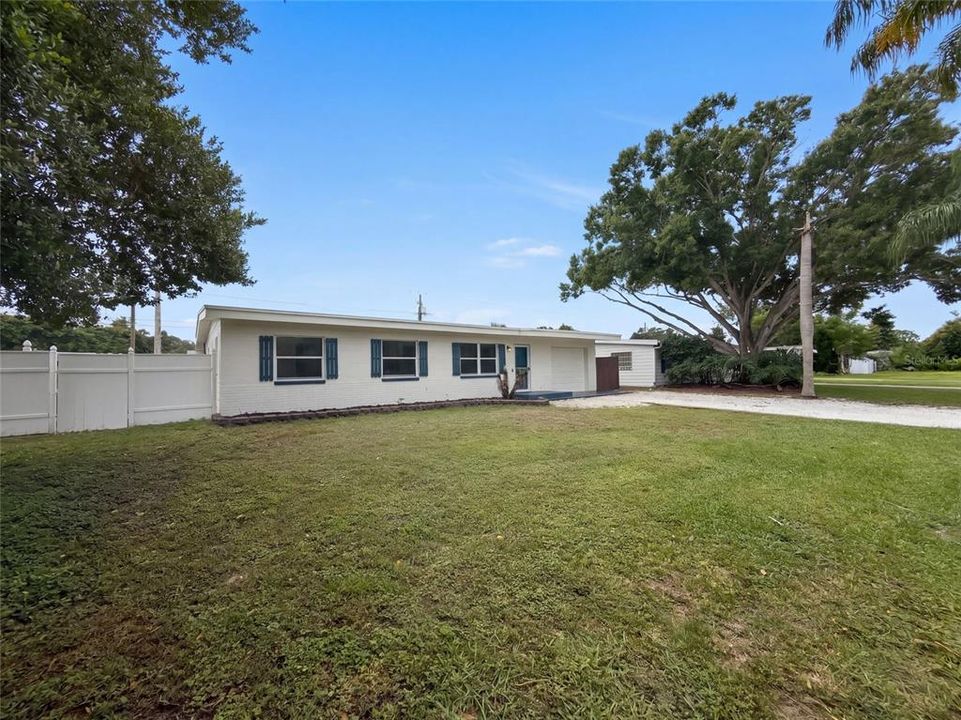 En Venta: $285,000 (3 camas, 1 baños, 975 Pies cuadrados)