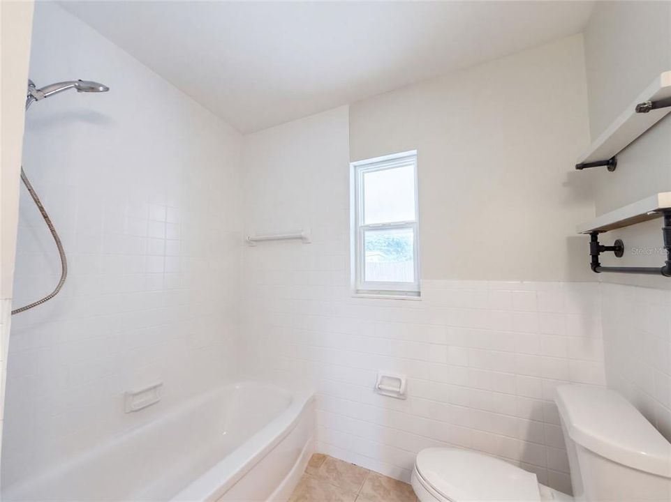 En Venta: $285,000 (3 camas, 1 baños, 975 Pies cuadrados)