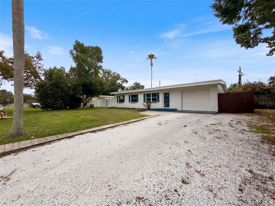 En Venta: $285,000 (3 camas, 1 baños, 975 Pies cuadrados)