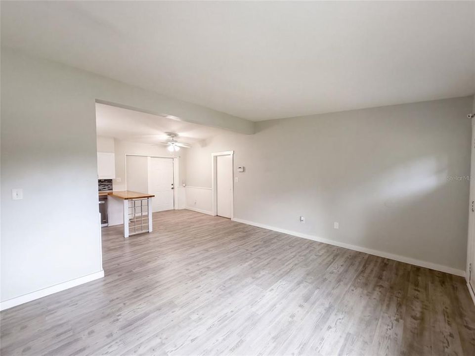 En Venta: $285,000 (3 camas, 1 baños, 975 Pies cuadrados)