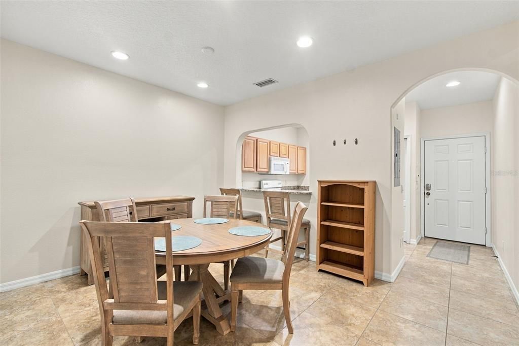 En Venta: $229,900 (2 camas, 2 baños, 1429 Pies cuadrados)