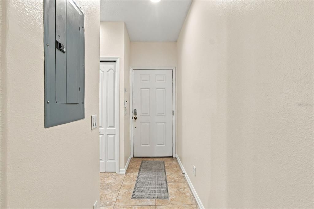 En Venta: $229,900 (2 camas, 2 baños, 1429 Pies cuadrados)