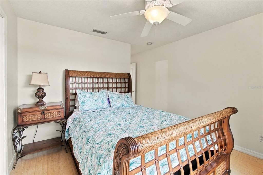 En Venta: $229,900 (2 camas, 2 baños, 1429 Pies cuadrados)