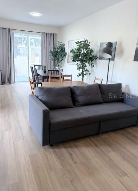 En Renta: $1,975 (4 camas, 3 baños, 1642 Pies cuadrados)
