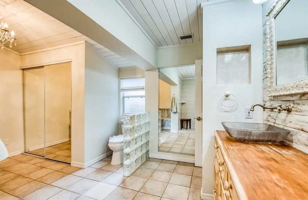 На продажу: $319,000 (2 спален, 2 ванн, 1030 Квадратных фут)