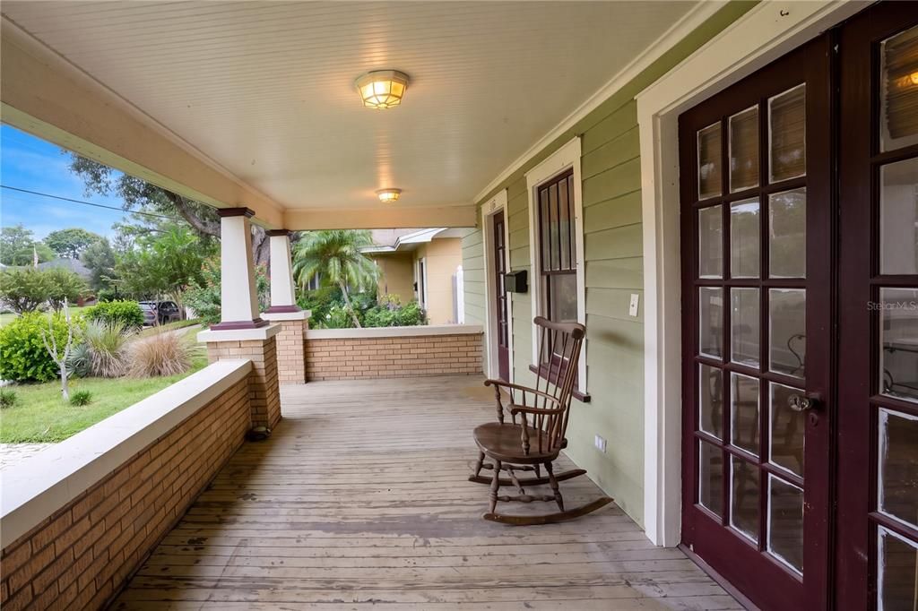 En Venta: $549,000 (2 camas, 1 baños, 991 Pies cuadrados)