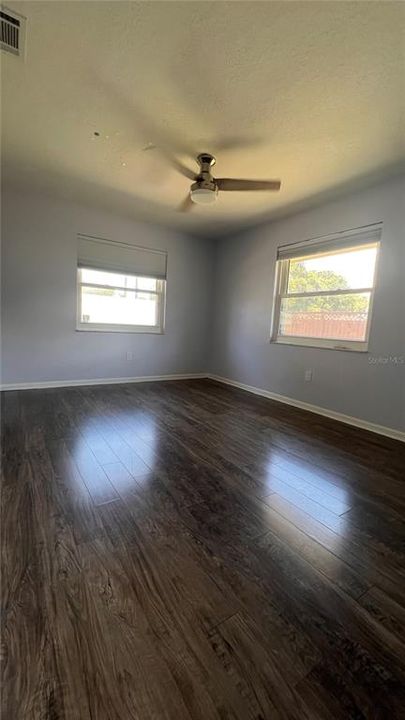 Active With Contract: $3,800 (3 beds, 2 baths, 1936 Square Feet)