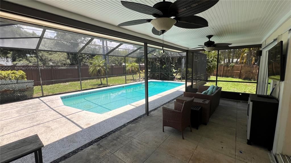 Active With Contract: $3,800 (3 beds, 2 baths, 1936 Square Feet)