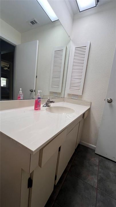 Active With Contract: $3,800 (3 beds, 2 baths, 1936 Square Feet)