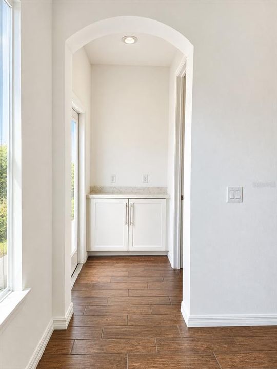 For Rent: $2,800 (3 beds, 2 baths, 1584 Square Feet)
