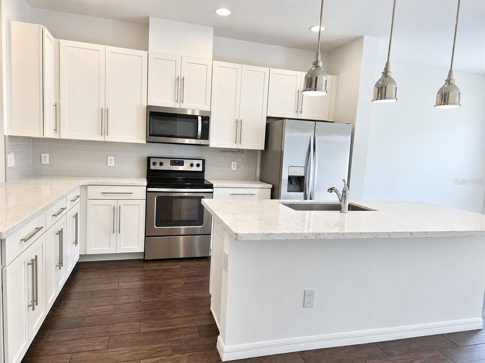 For Rent: $2,800 (3 beds, 2 baths, 1584 Square Feet)