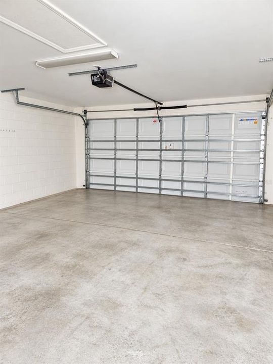 For Rent: $2,800 (3 beds, 2 baths, 1584 Square Feet)