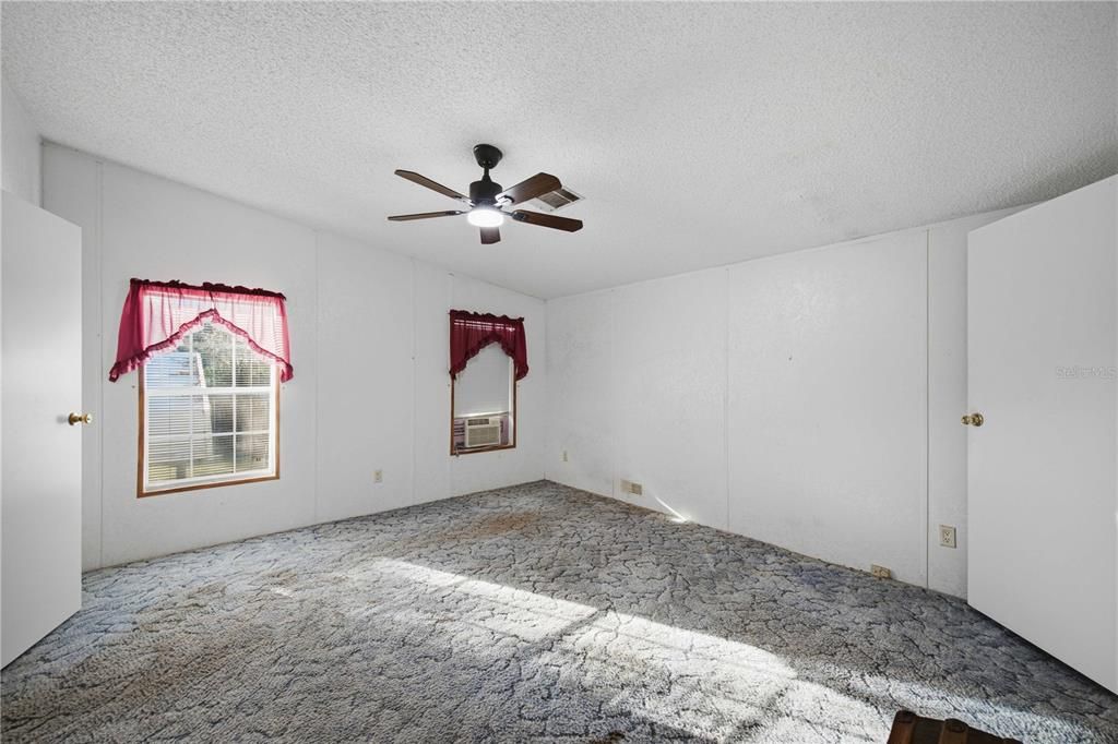For Sale: $190,000 (3 beds, 2 baths, 1620 Square Feet)