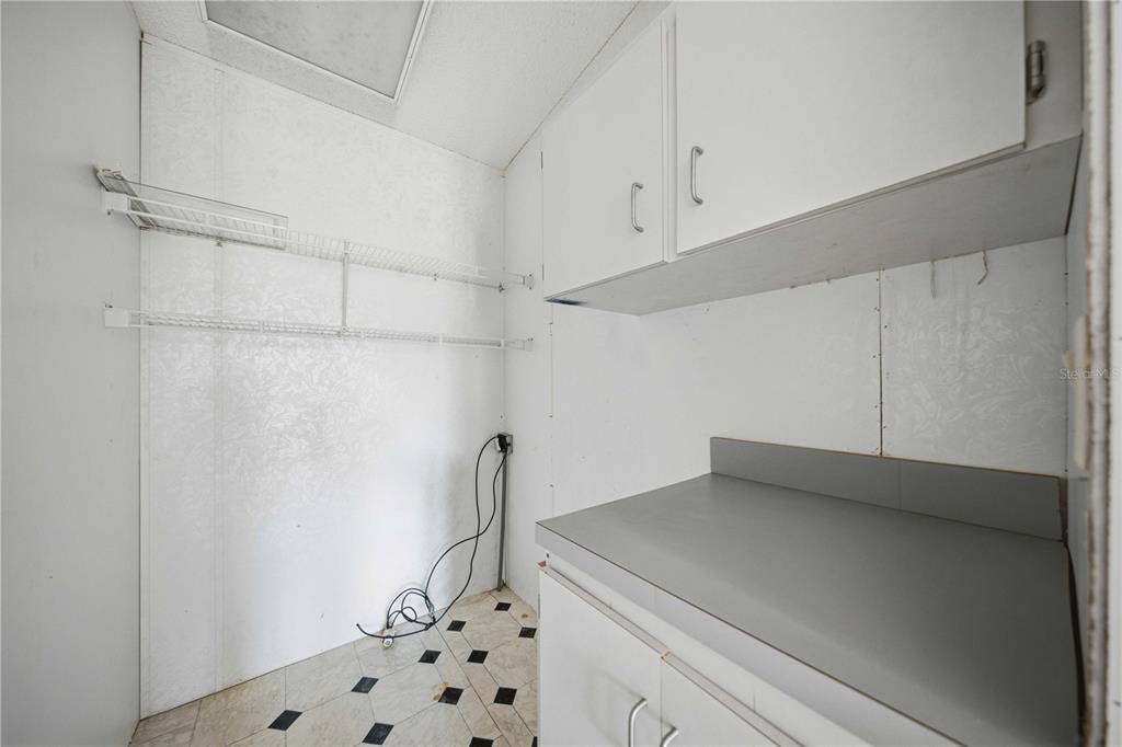 For Sale: $190,000 (3 beds, 2 baths, 1620 Square Feet)